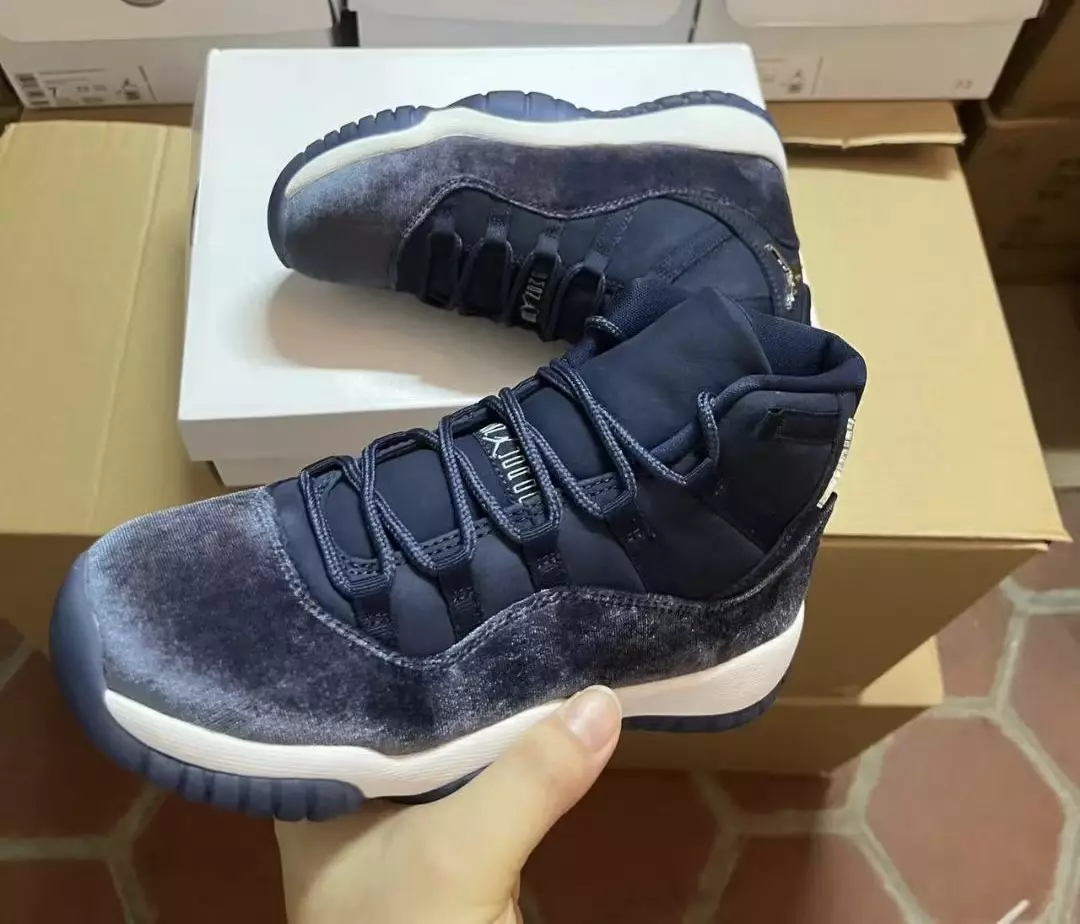 Air Jordan 11 Velvet Midnight Navy AR0715-441 ဖြန့်ချိသည့်ရက်စွဲ