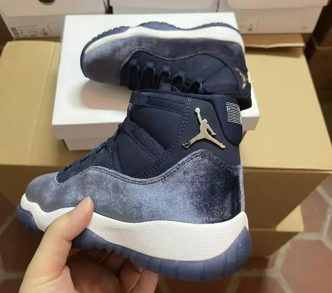 Air Jordan 11 Velvet Midnight Navy AR0715-441 Datum vydání