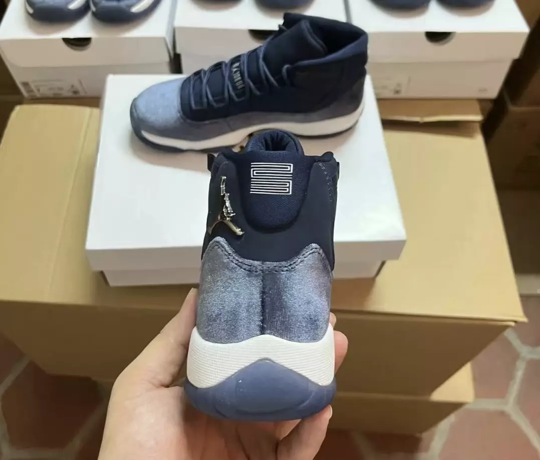 Air Jordan 11 Velvet Midnight Navy AR0715-441 Izlaišanas datums