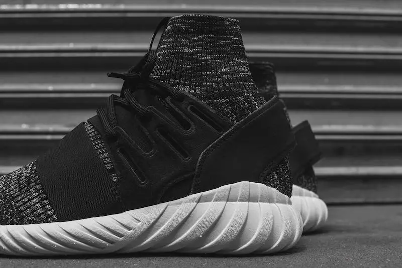 adidas Tubular Doom Primeknit Glow בשחור אפור כהה כהה