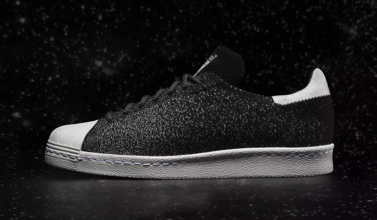 adidas Primeknit brille dans le noir