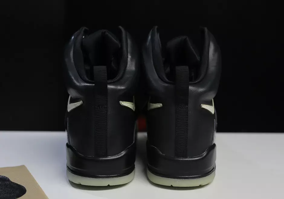 Vzácný vzorek Nike Air Yeezy Black Glow 65 000 $ eBay