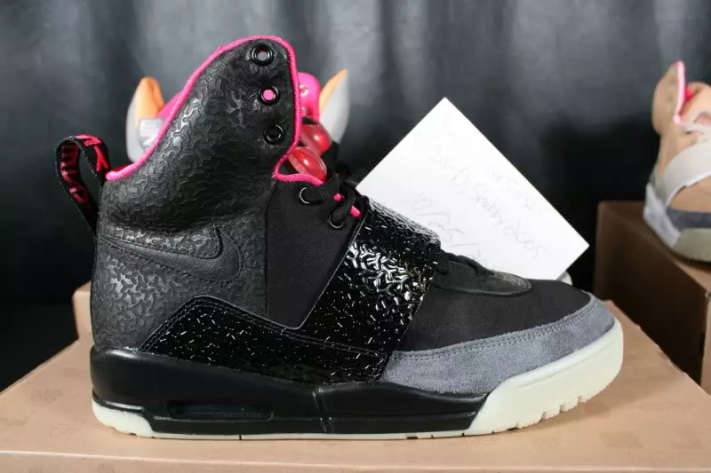 Colecția Nike Air Yeezy