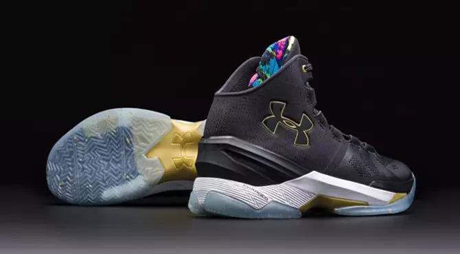 Дата выхода Under Armour Curry 2 Elite. Under Armour Curry 2 Elite отличается черным верхом с золотыми акцентами и яркой подкладкой. Это Карри 2 Элита