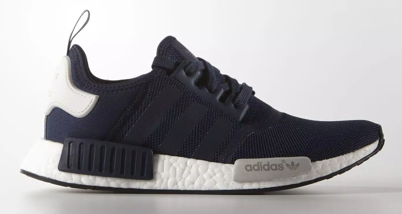 adidas NMD ngày 17 tháng 3