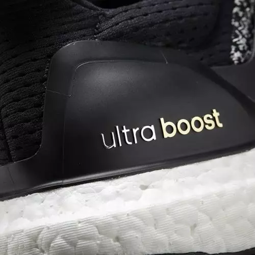 adidas Ultra Boost endurskinsefni