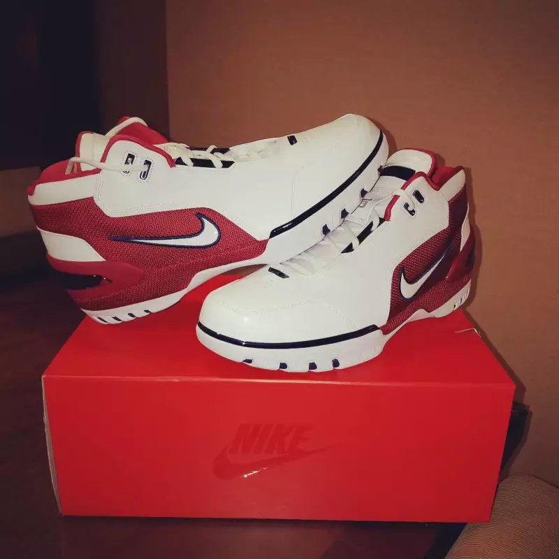 Nike Air Zoom Generation רעטראָ מעלדונג טאָג