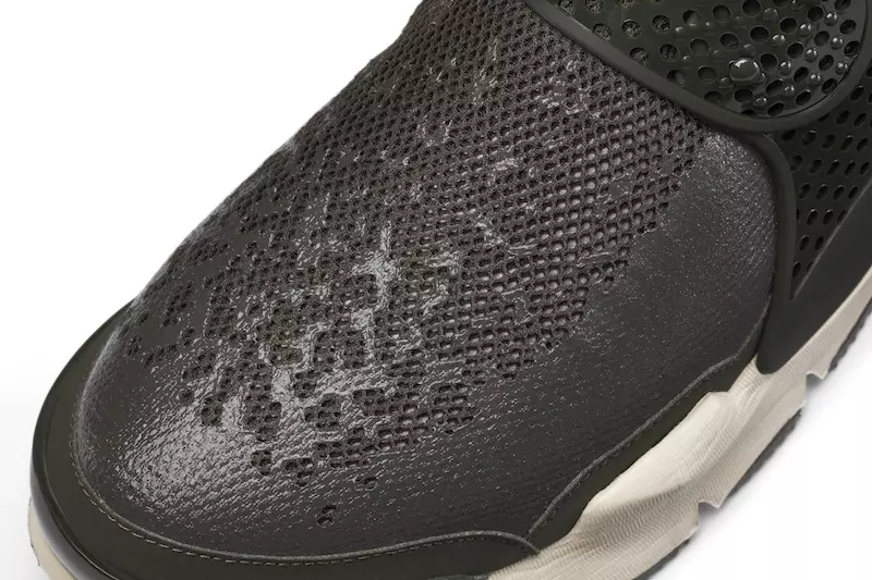 NikeLab Sock Dart Stone Island 発売日