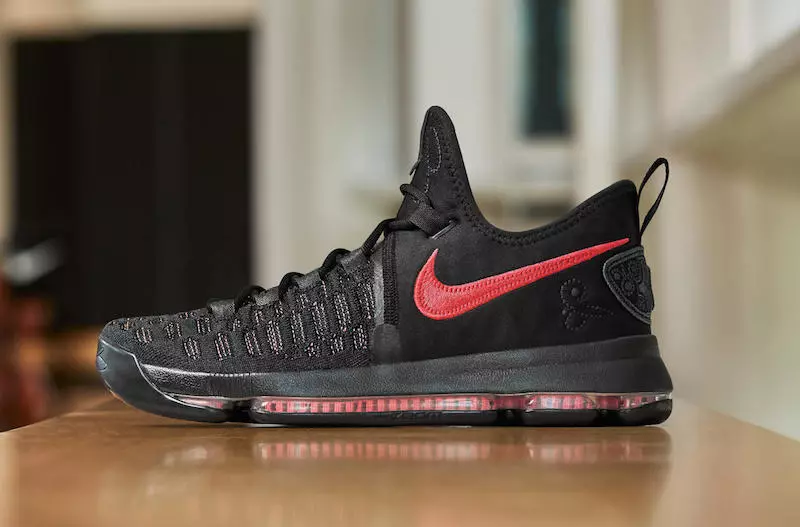 A Nike KD 9 január 28-án ünnepli Pearl nénit 26954_1