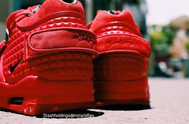 Pelatih Udara Nike Merah Oktober Cruz