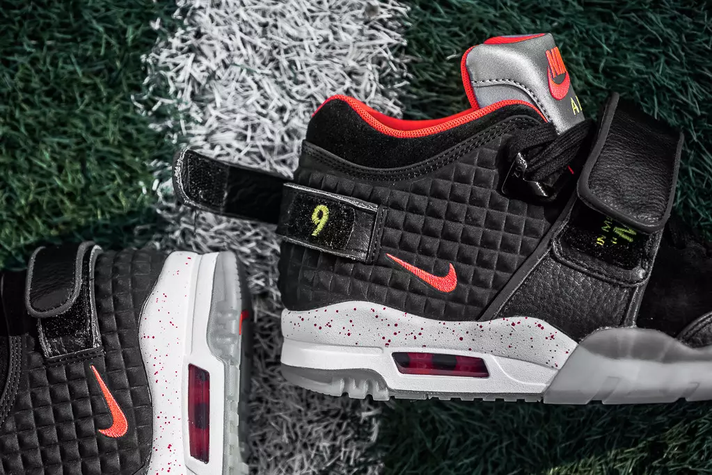 Nike Air Trainer Cruz Black Bright Crimson