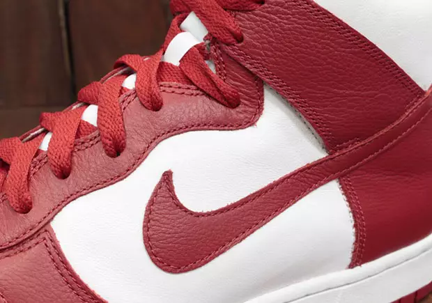 Nike Dunk High Buďte věrní vaší škole