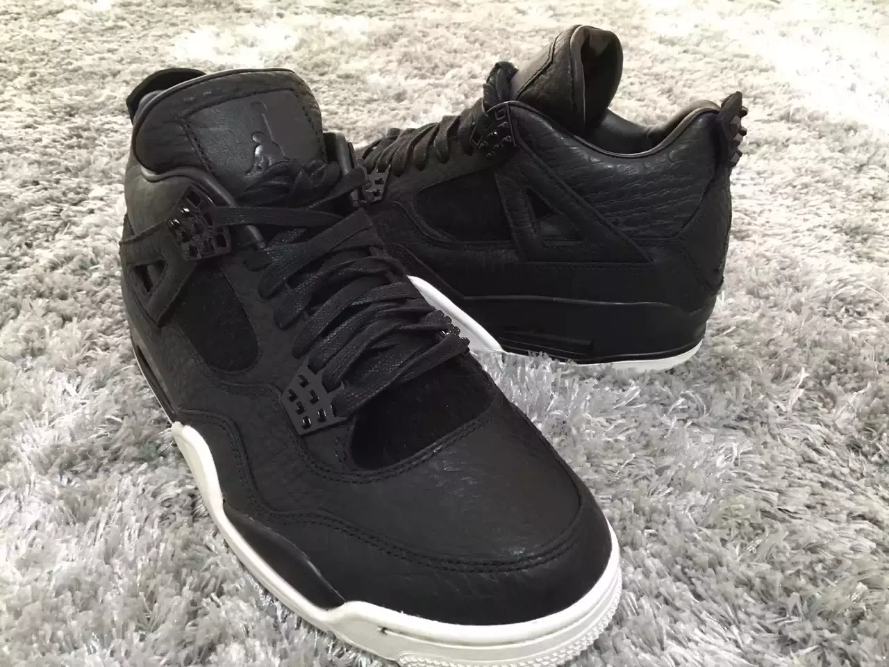 Aer Jordan 4 Préimh Retro Dubh