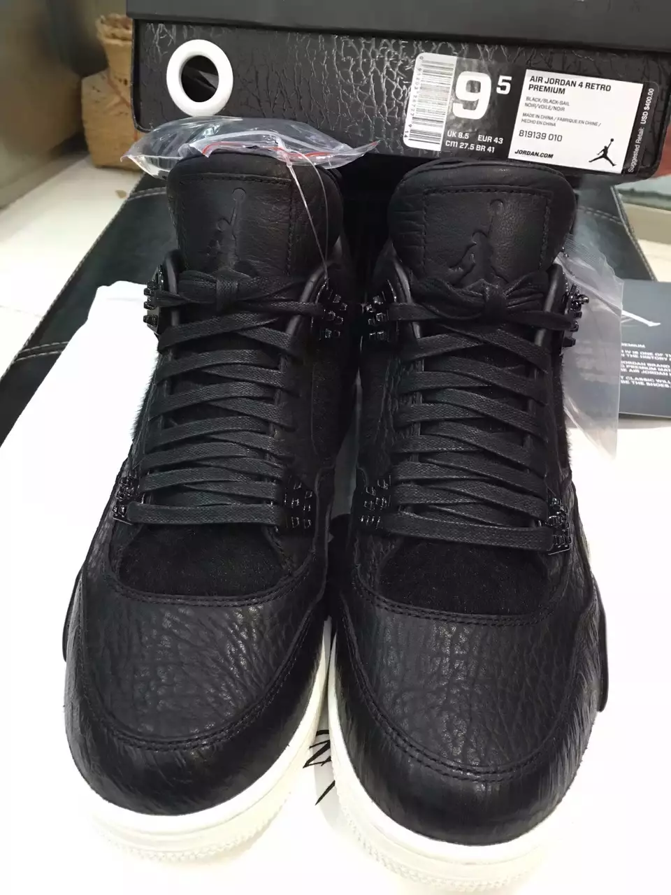 Air Jordan 4 Préimh Black Dáta Eisiúna