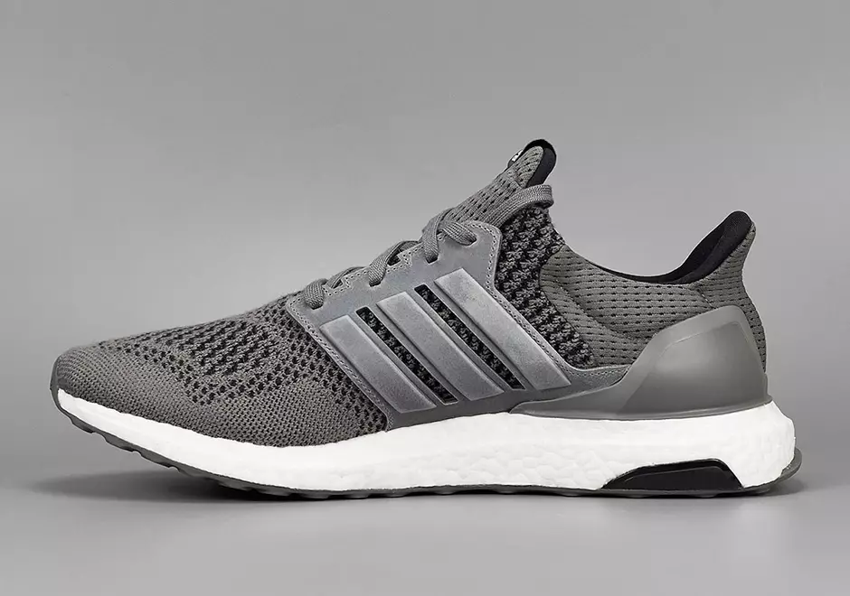 လွန်ကဲသော adidas Ultra Boost