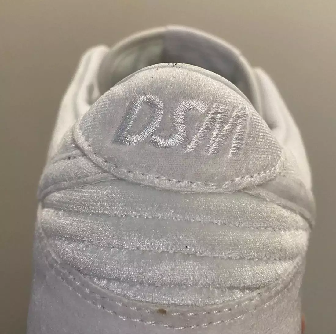 DSM Dover Street Market Nike Dunk Low White DH2686-100 Chiqarish sanasi