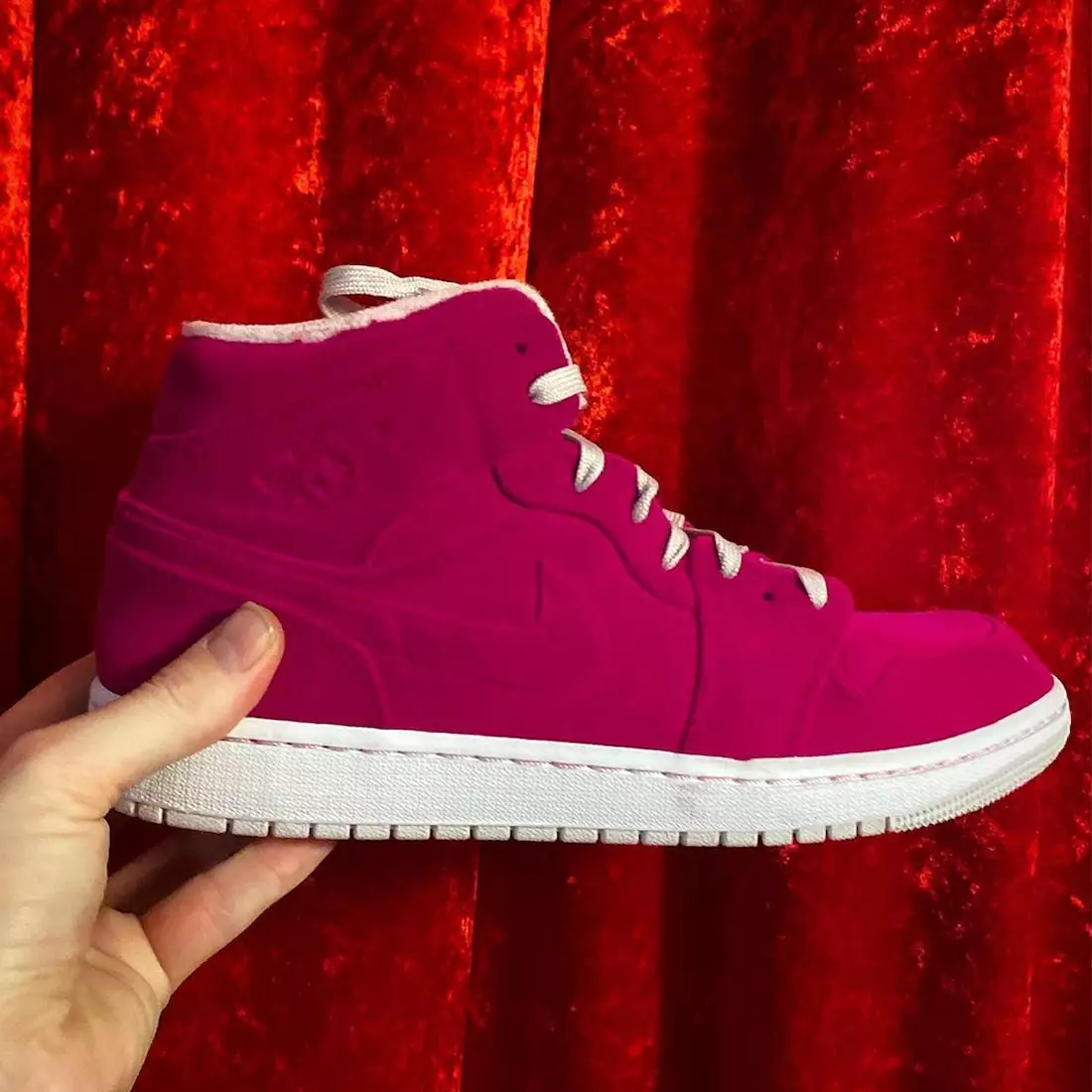 Pigalle Air Jordan 1 Mid Velvet Udgivelsesdato