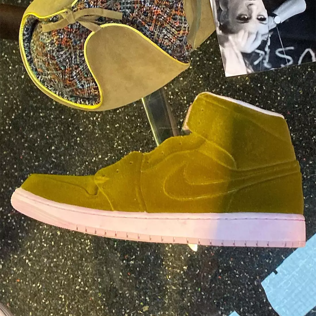 Pigalle Air Jordan 1 Mid Velvet ဖြန့်ချိသည့်ရက်စွဲ