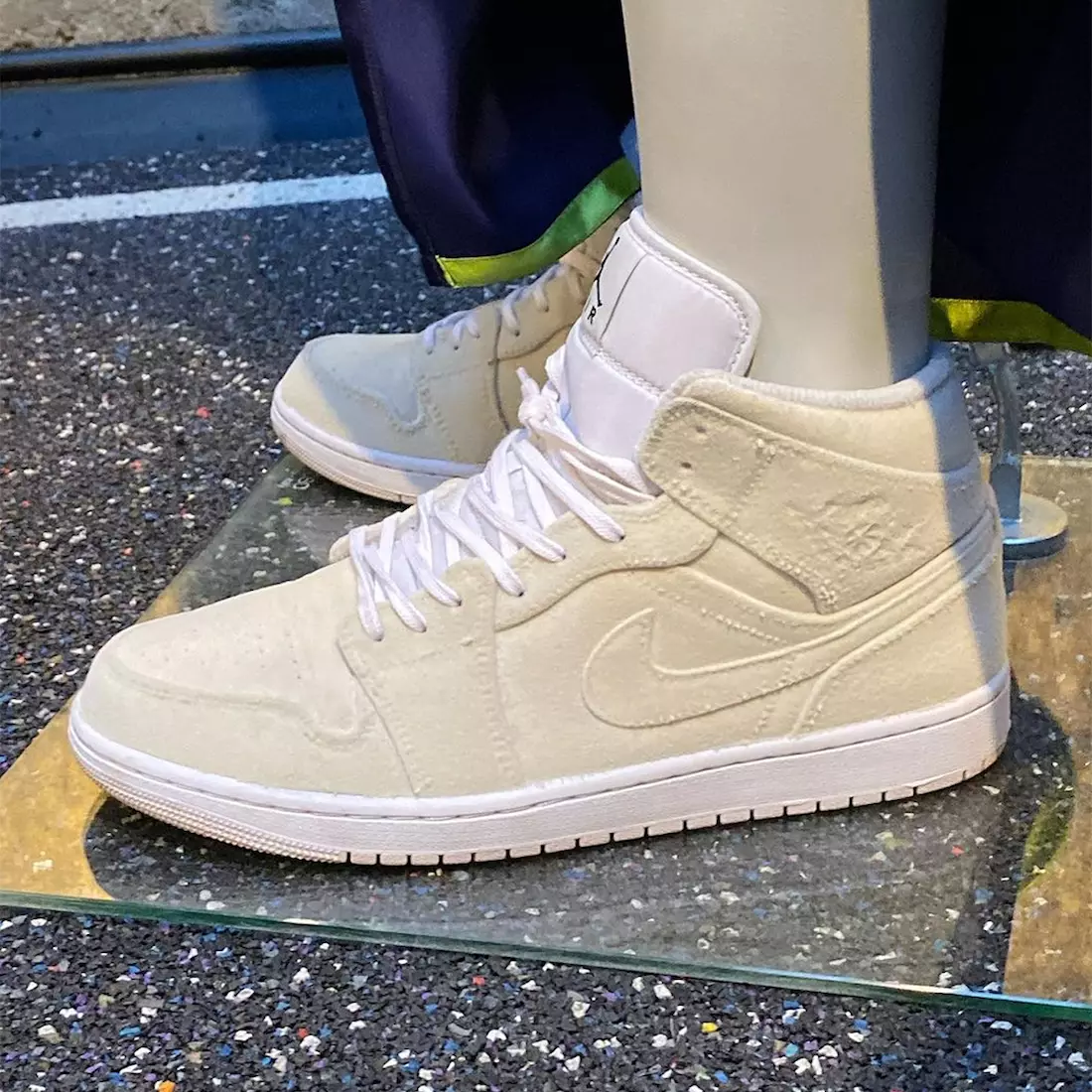 Pigalle Air Jordan 1 Mëtt Velvet Release Datum