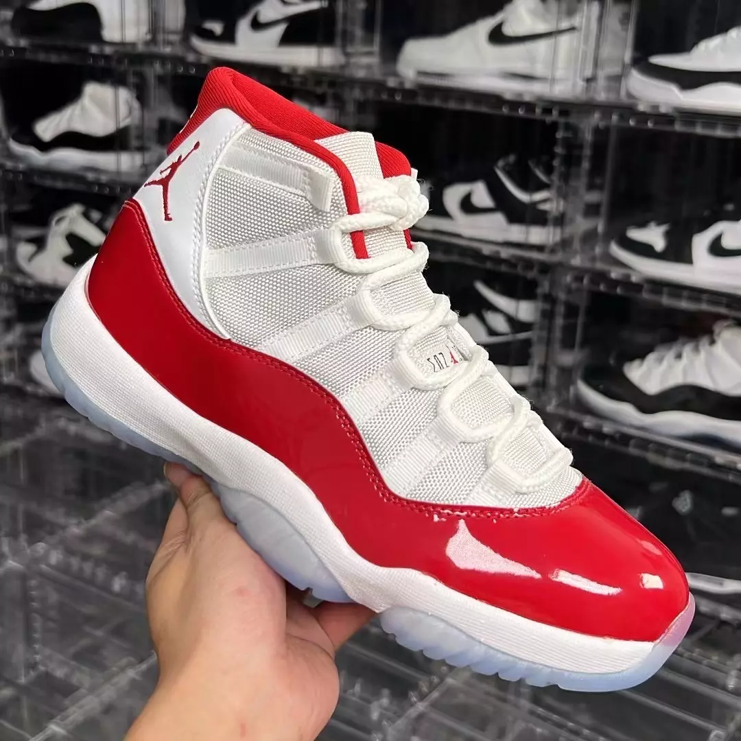 2022 Air Jordan 11 Cherry Varsity Red CT8012-116 Dáta Eisiúna