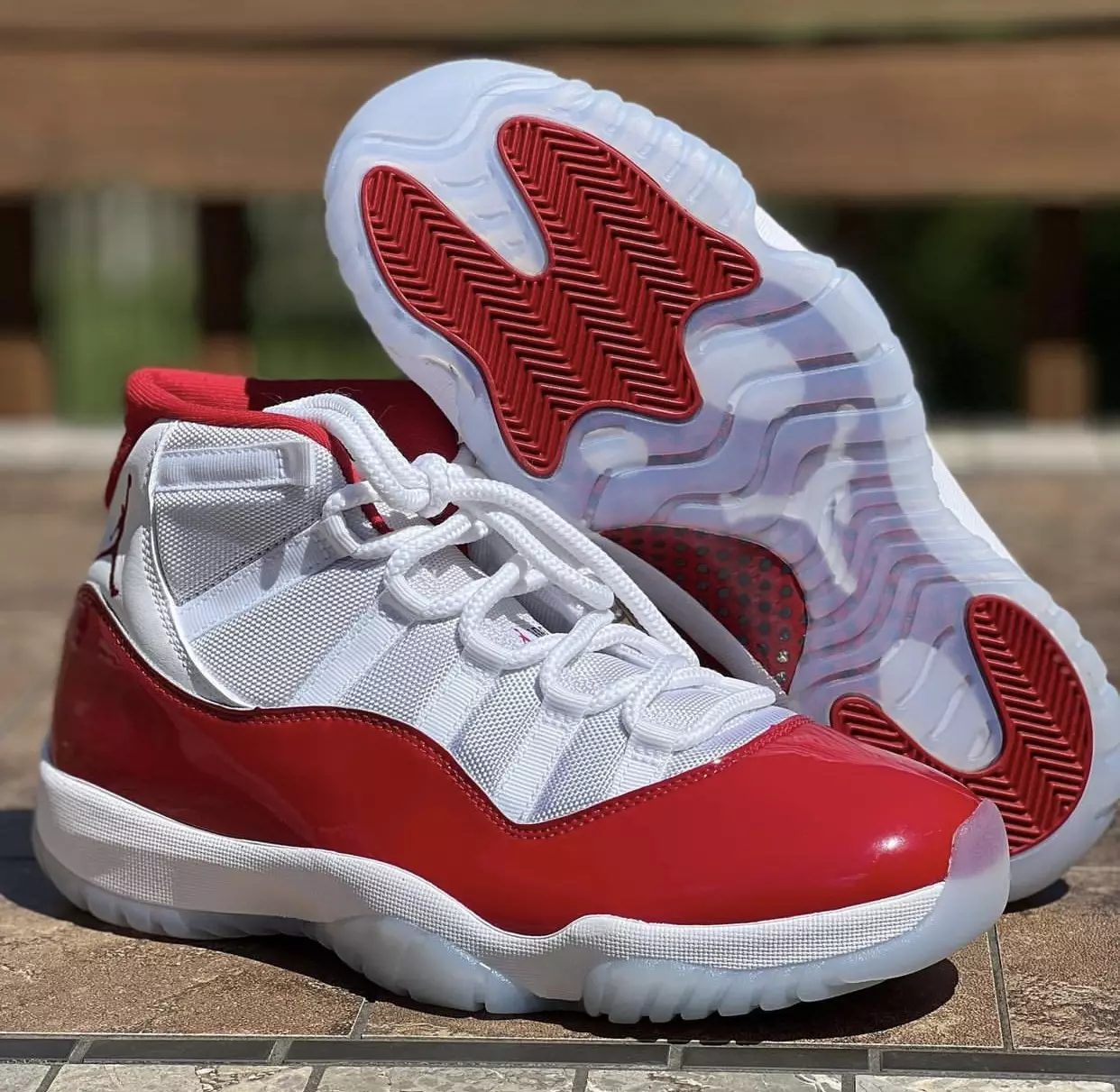 2022 Air Jordan 11 Cherry Varsity Red CT8012-116 Megjelenés dátuma