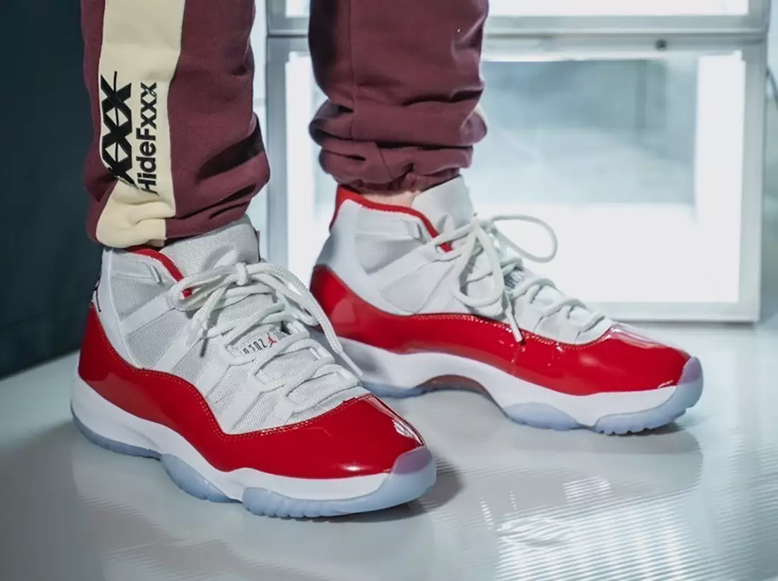 Air Jordan 11 Cherry Varsity Red CT8012-116 на нагах