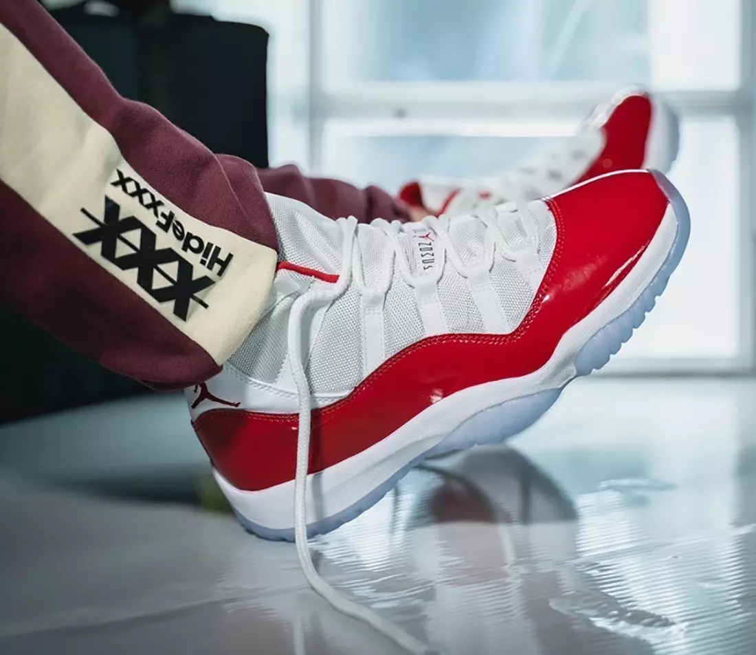 Air Jordan 11 Cherry Varsity Kırmızı CT8012-116 Ayak Üstü