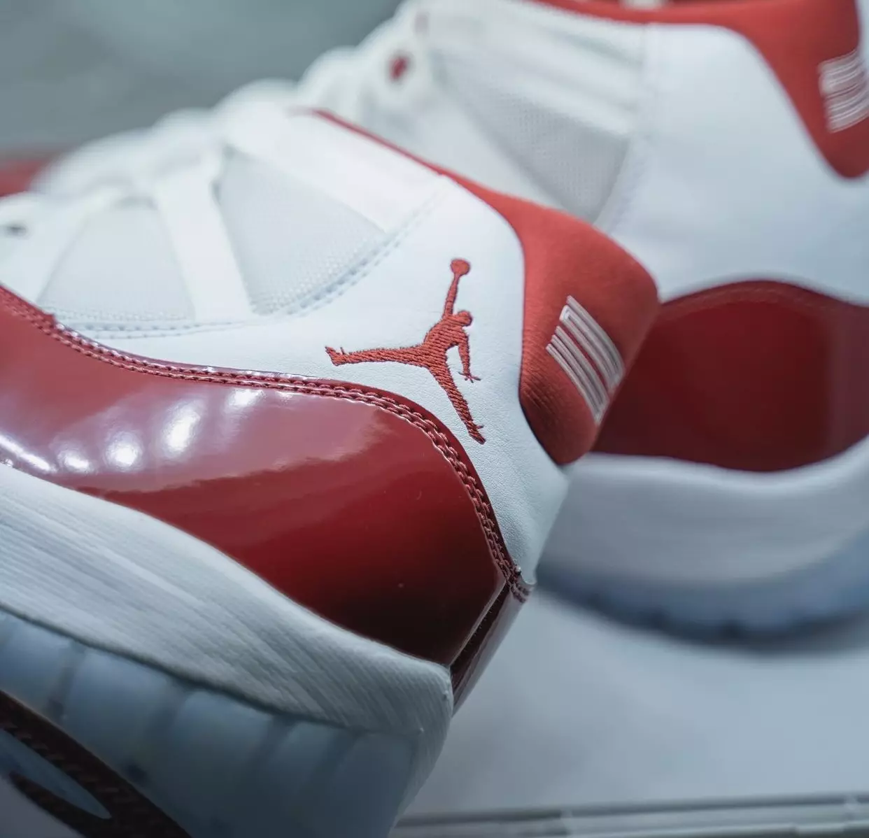 Cherry Air Jordan 11 Дата выпуска 2022 г.