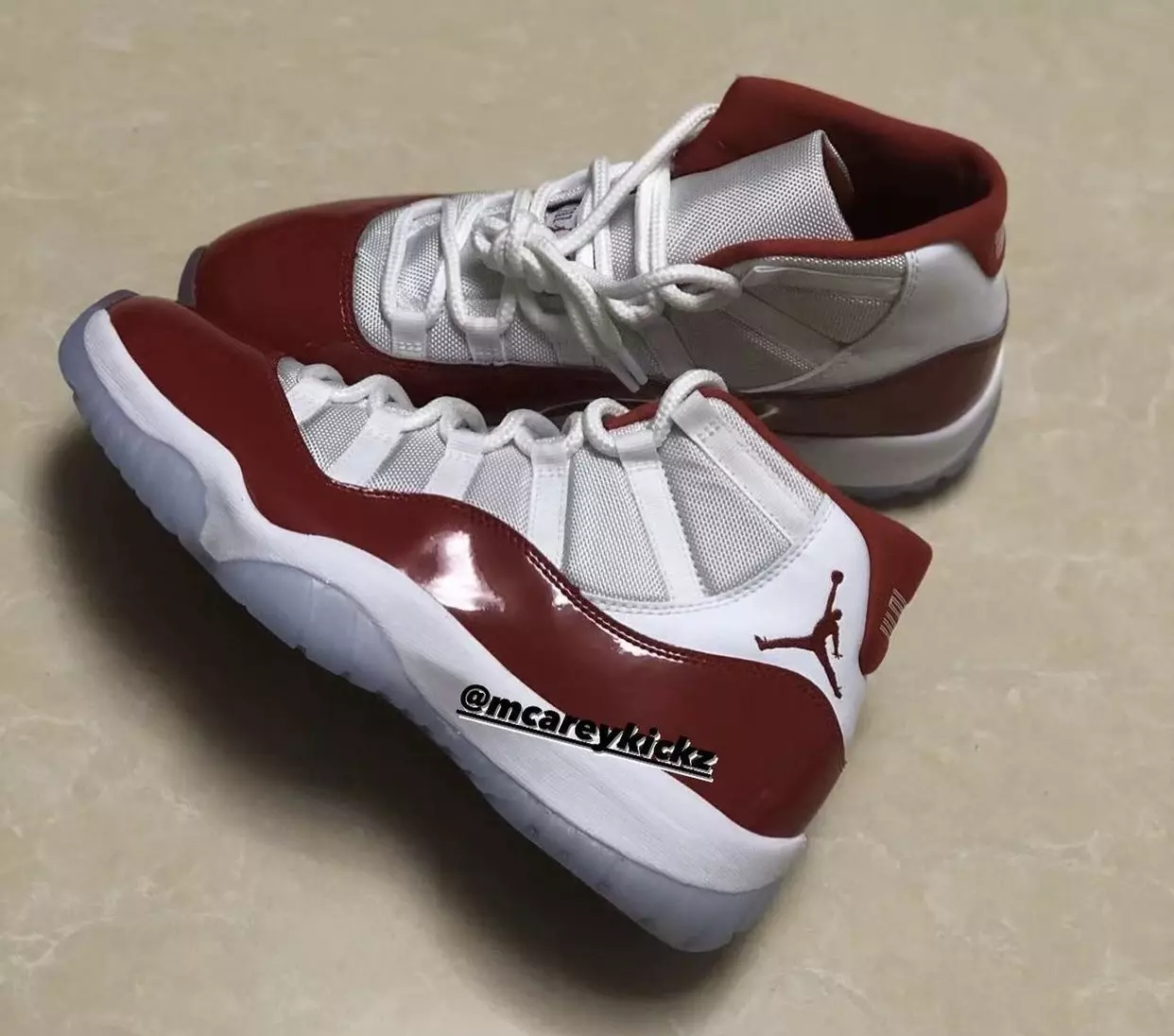 Air Jordan 11 Cherry Varsity Red CT8012-116 תאריך יציאה