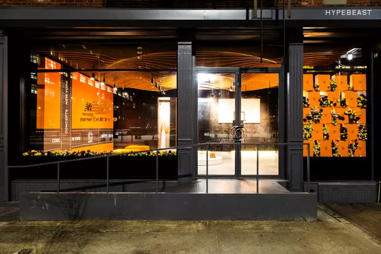 مفاهیم-x-new-balance-made-in-USa-997-luxury-goods-pop-up-store-13