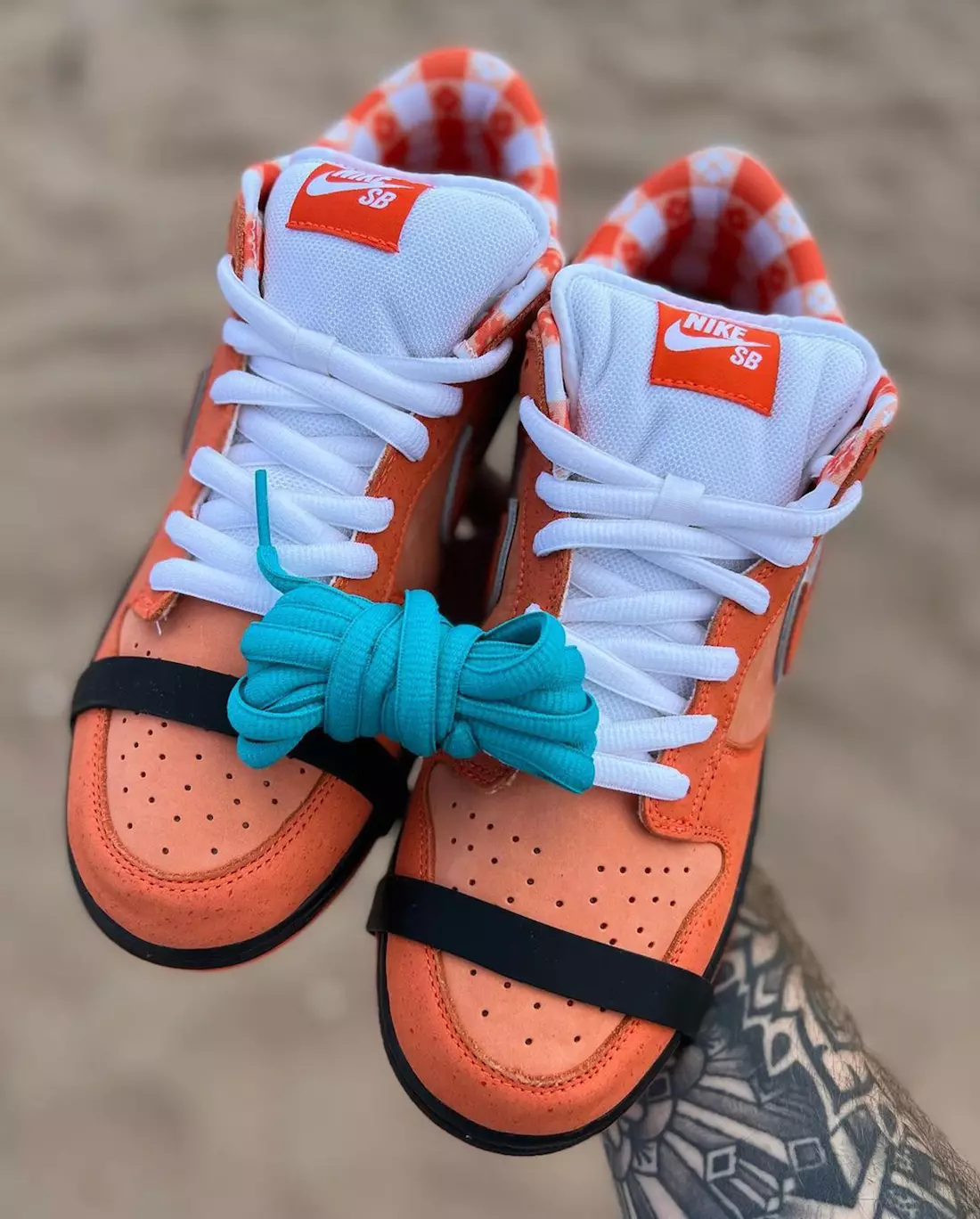 Կոնցեպտներ Nike SB Dunk Low Orange Lobster FD8776-800 ձեռքի տակ