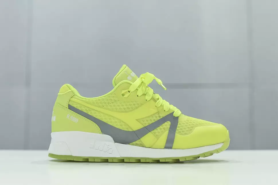 Diadora N9000 မီးချောင်း