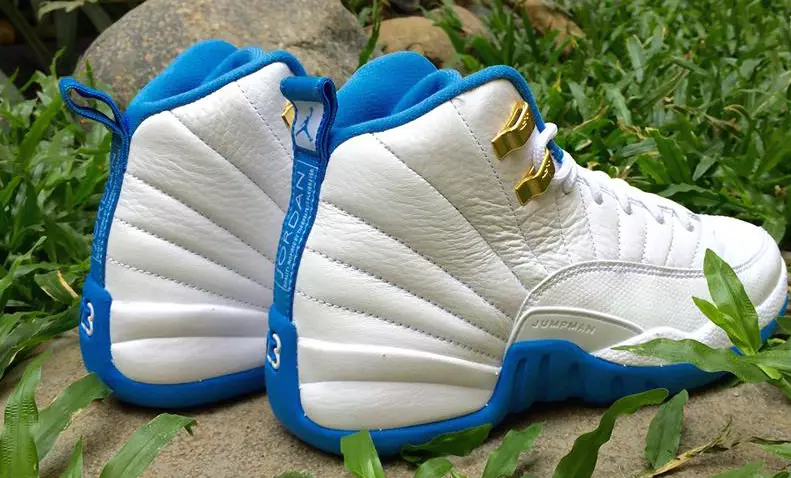 Air Jordan 12 GS Melo Blanc Université Bleu 2016