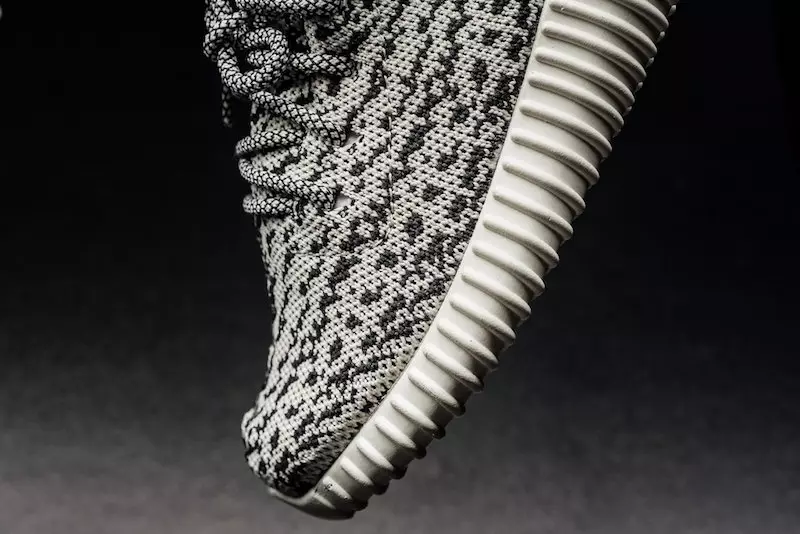 Bebé Yeezy Boost 350 Turtle Dove Pirata Negro