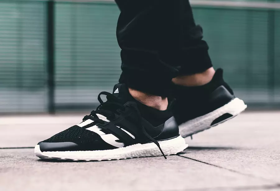 Անպարտելի adidas Ultra Boost Black B22480