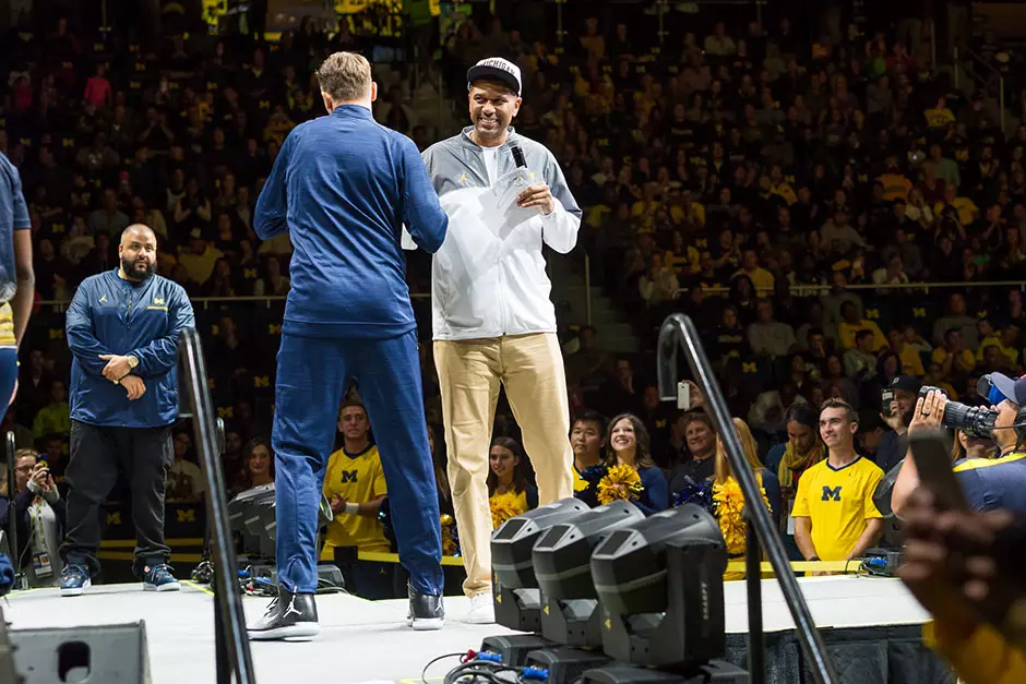 jordánsko-michigan-basketbal-16