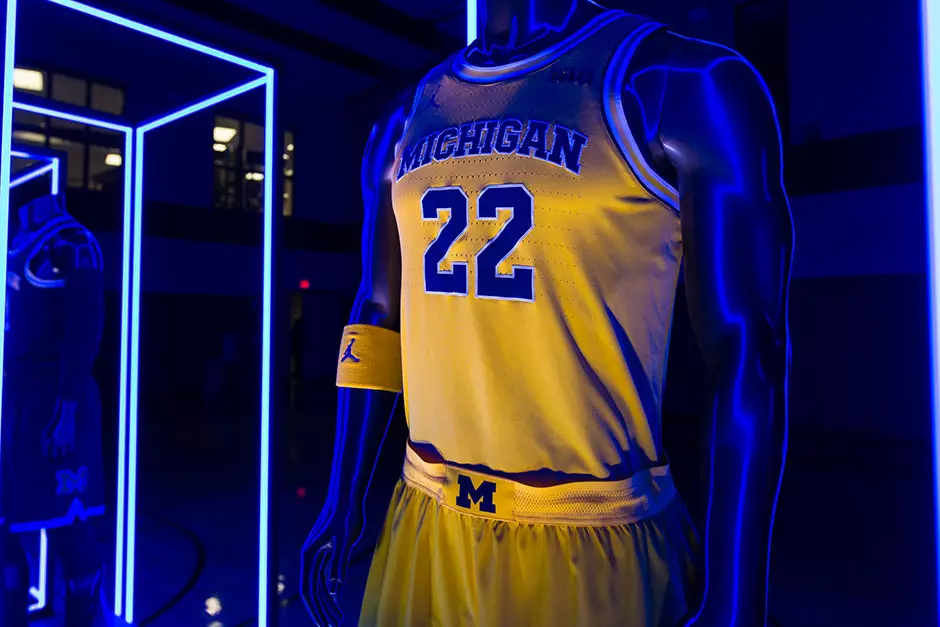 Jordan Brand Michigan Basketballuniformen