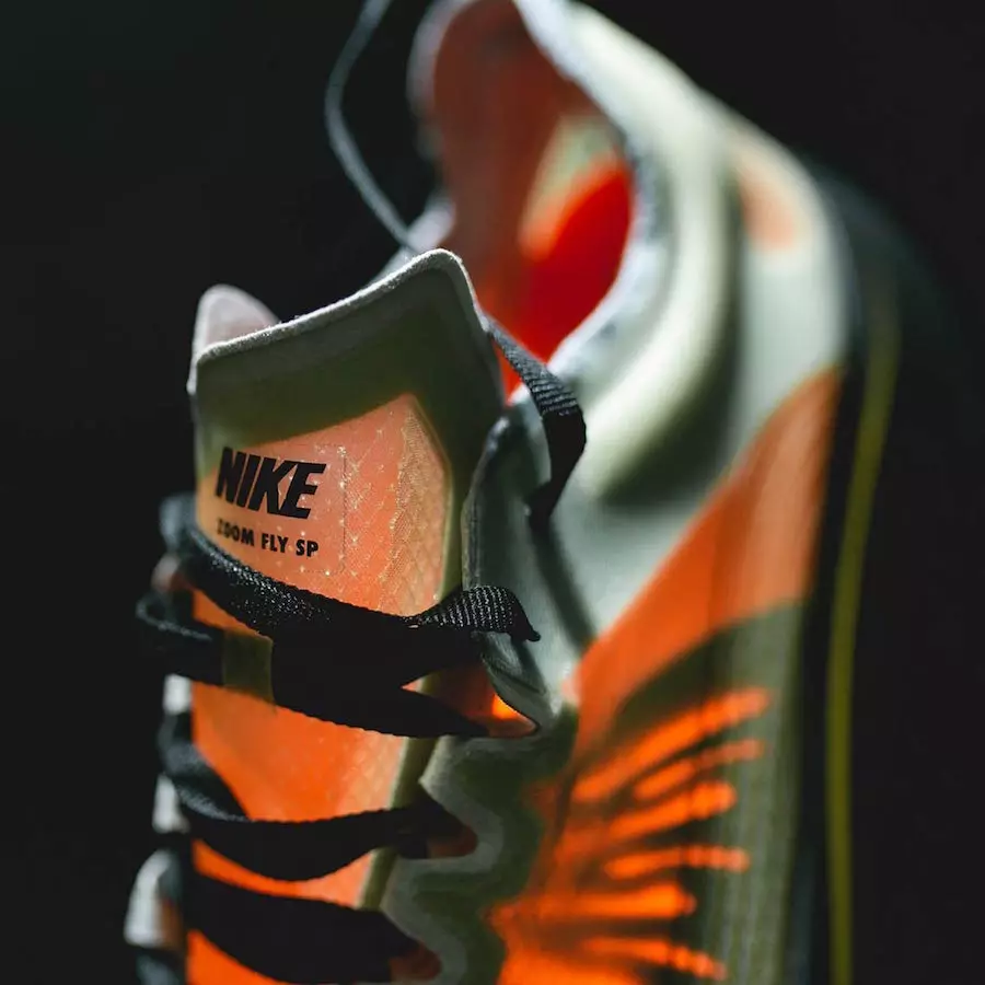 Nike Zoom Fly flugjakki Olive Orange