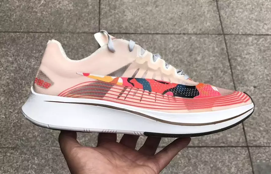 Swoosh mimetico Nike Zoom Fly