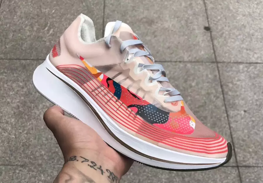 Камуфляжная галочка Nike Zoom Fly