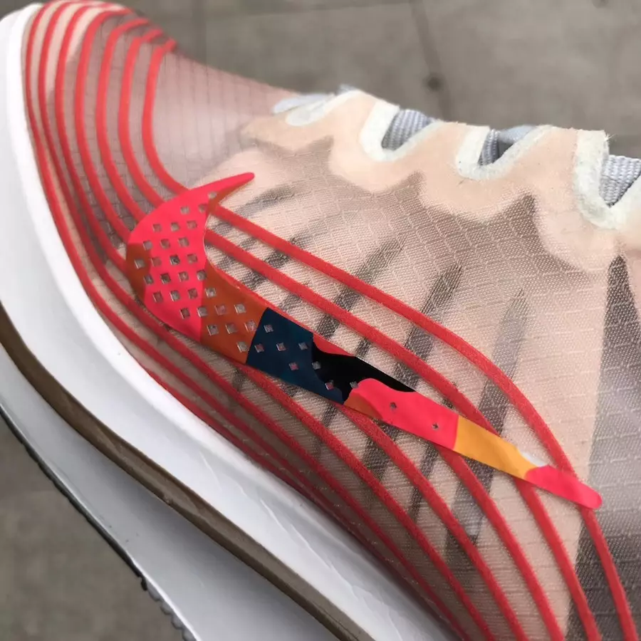 Камуфляжная галочка Nike Zoom Fly