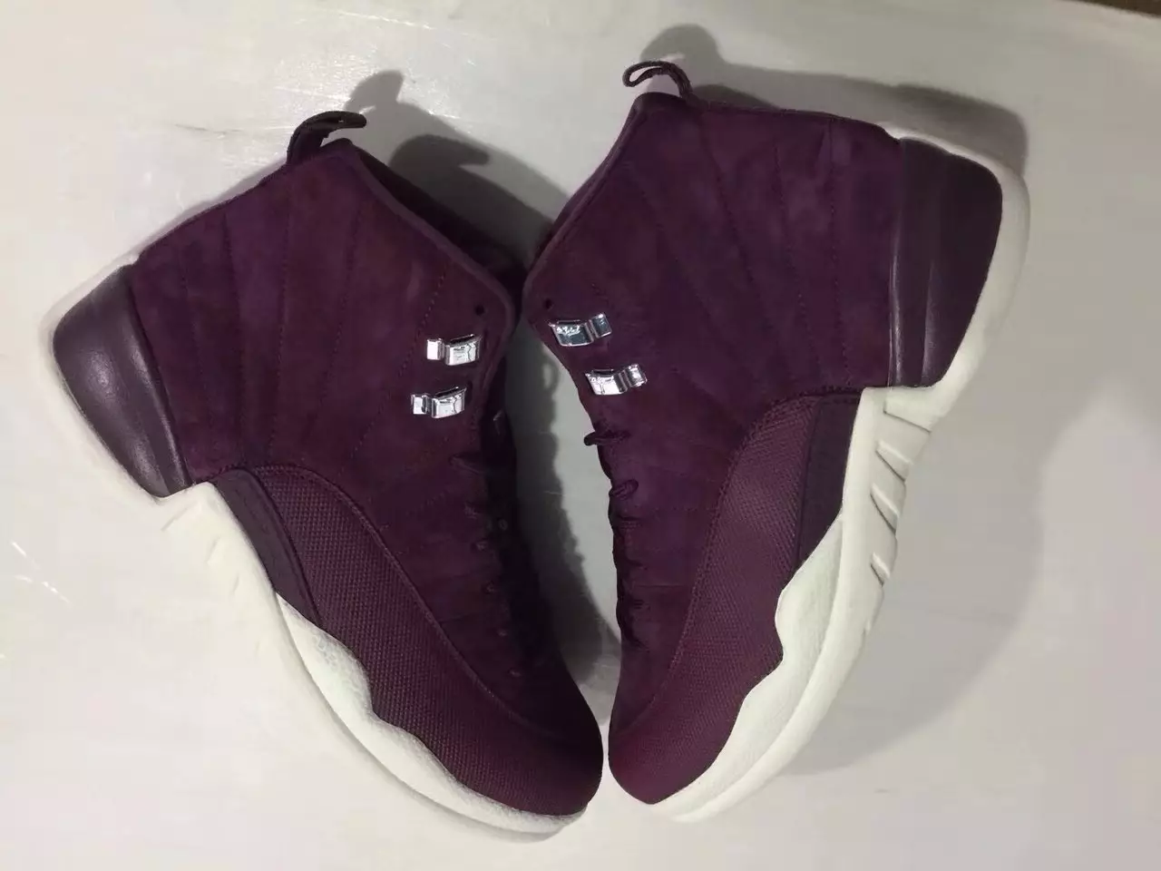 Jordan 12 Bordeaux