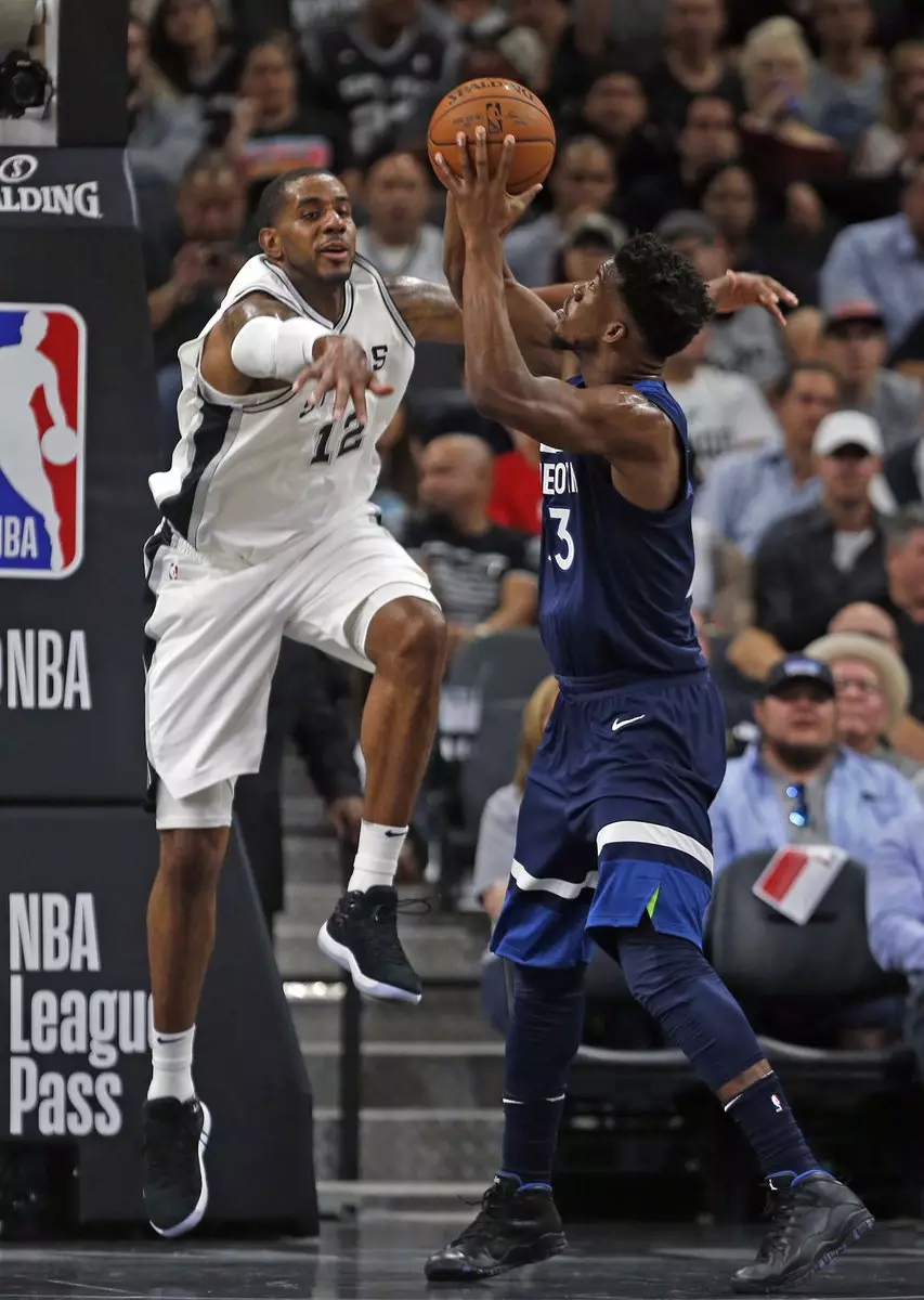 Jimmy Butler Air Jordan 10 Wölfe PE