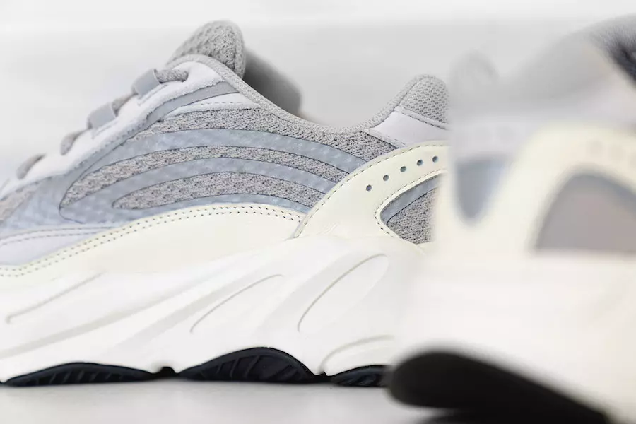 Adidas Yeezy 700 V2 statinis išleidimo data