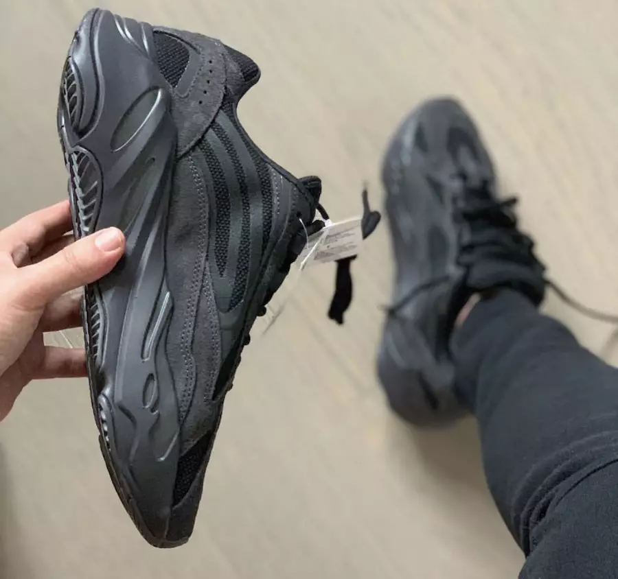 adidas Yeezy Boost 700 V2 Vanta FU6684 გამოშვების თარიღი