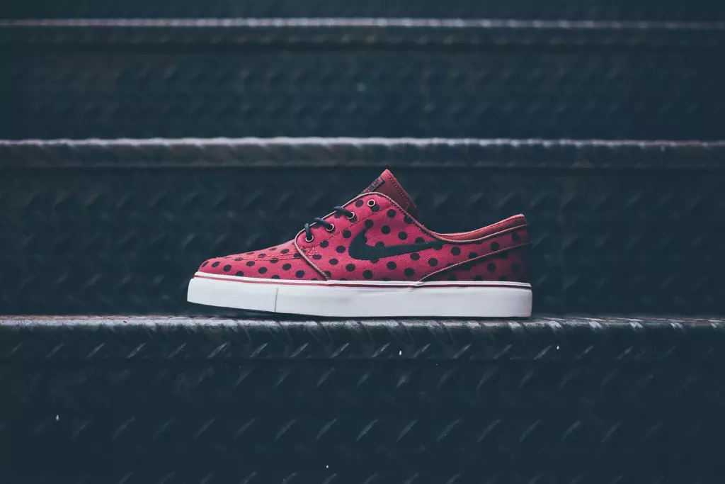 Nike SB Zoom Стефан Јаноски „Polka Dot Burgundy“ 29480_1