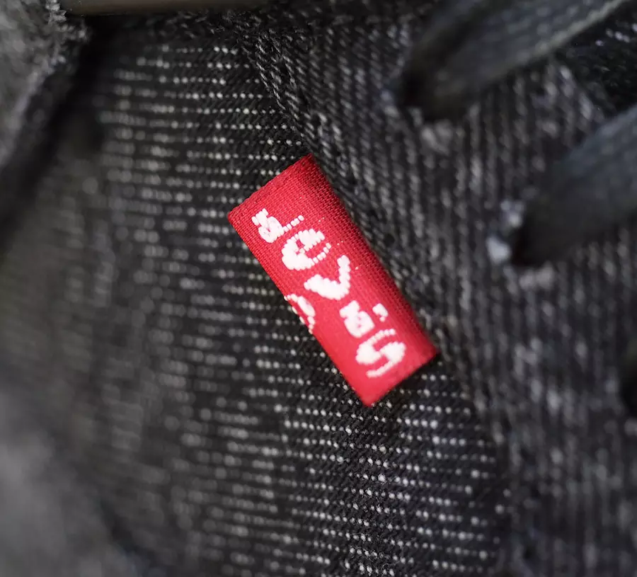 Black Levis Air Jordan 4 Datum vydání Cena