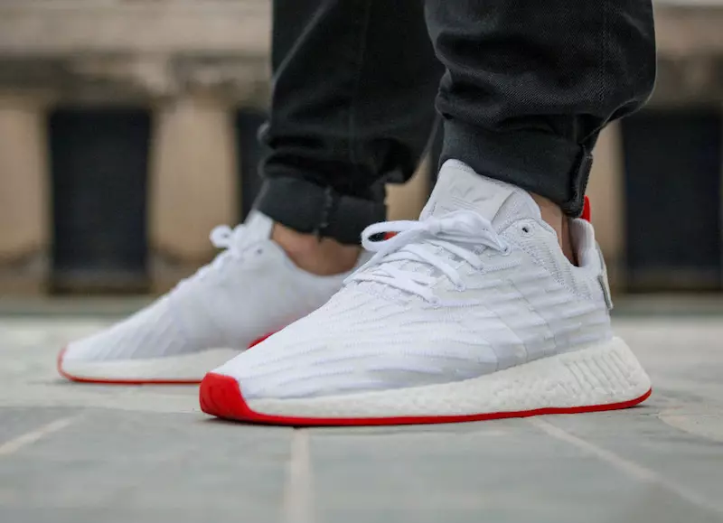 adidas NMD R2 Primeknit бело јадро црвено BA7253