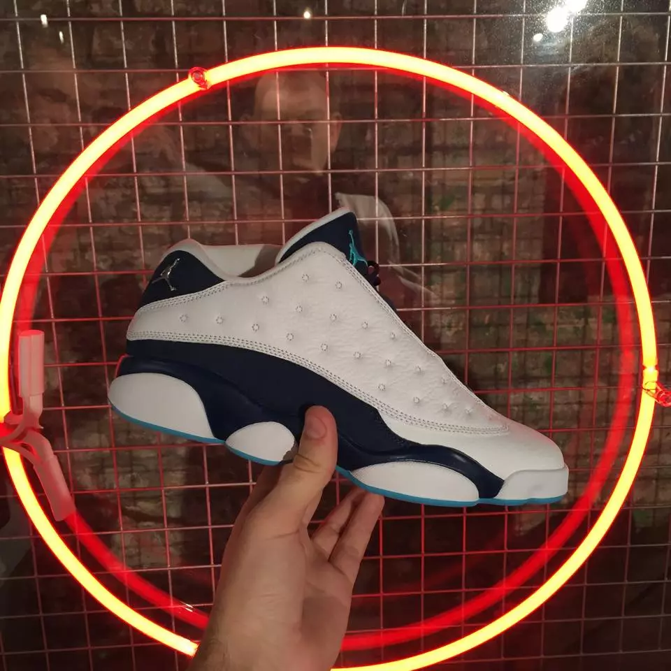 Air Jordan 13 Hornets Íseal 2015 Scaoileadh