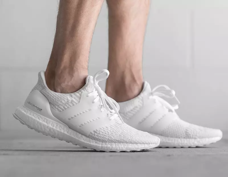 Тройные белые кроссовки adidas Ultra Boost 3.0